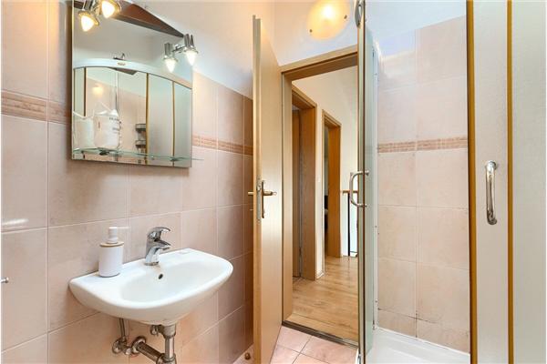 House K1, for 10 persons