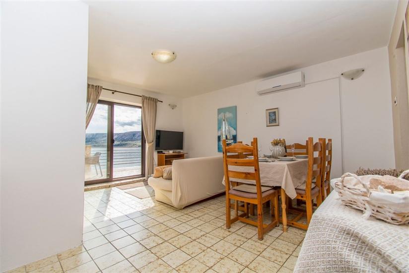 Apartment A1, for 5 persons