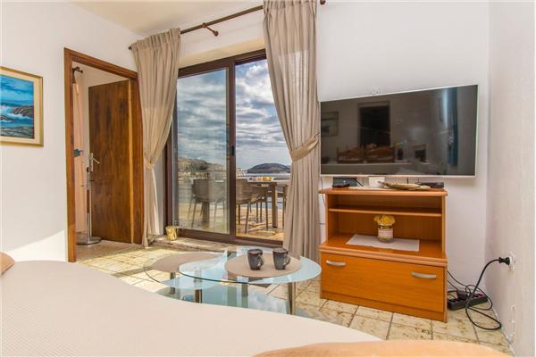 Apartment A1, for 5 persons