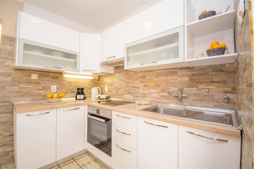 Apartment A1, for 5 persons