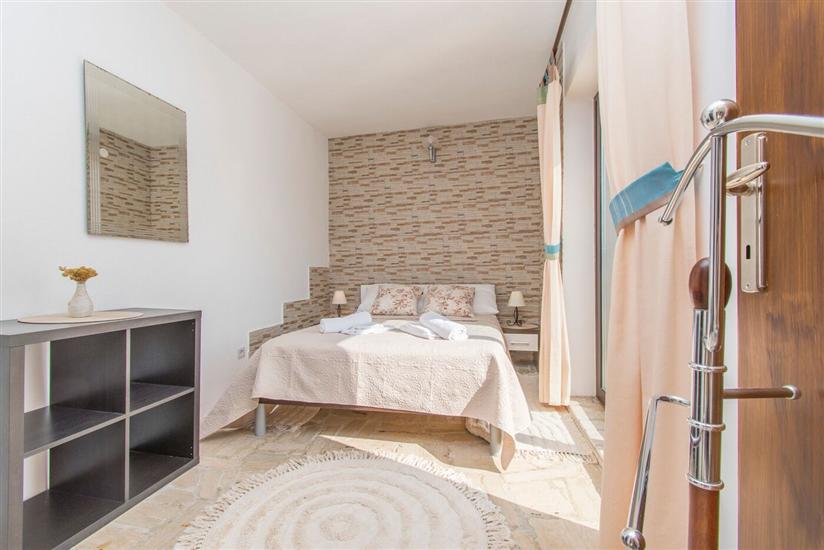 Apartment A1, for 5 persons
