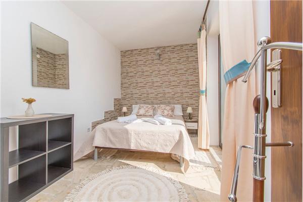 Apartment A1, for 5 persons
