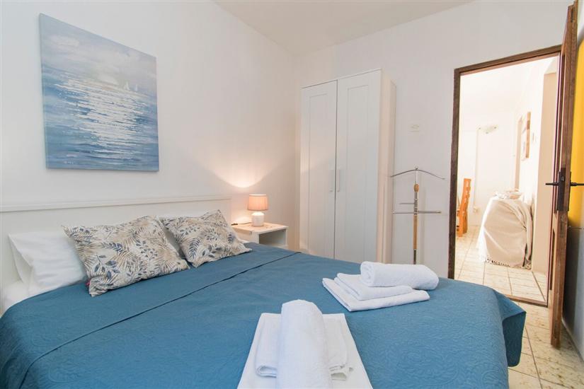 Apartment A1, for 5 persons