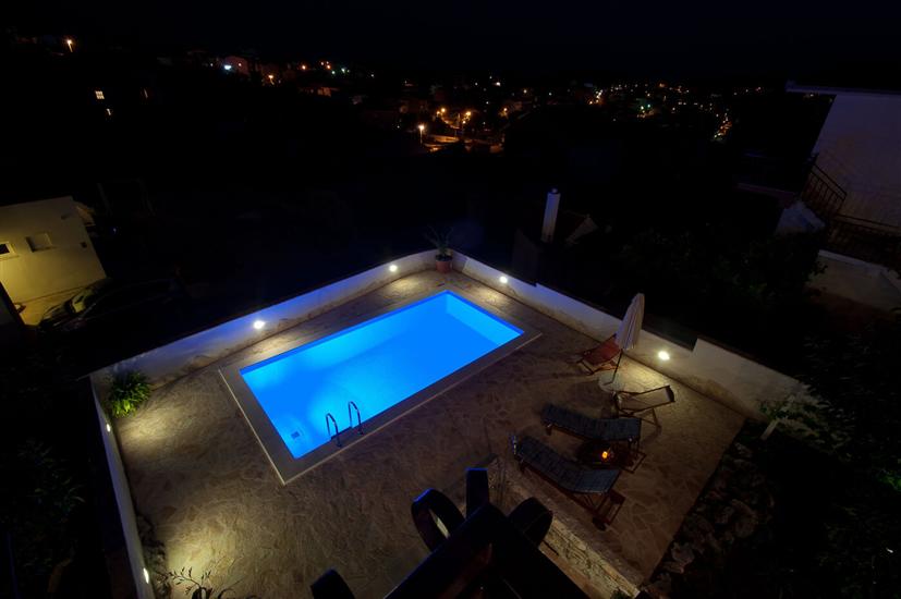 House Mrčela 200m from beach