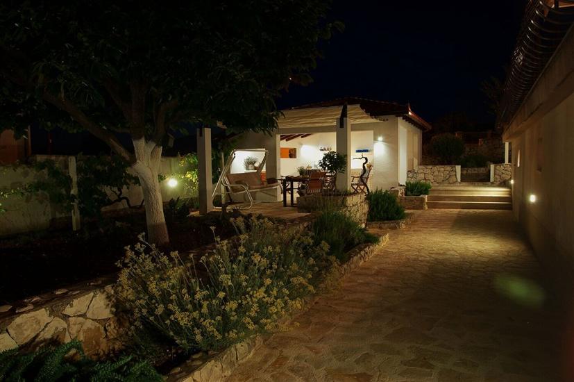 House Mrčela 200m from beach