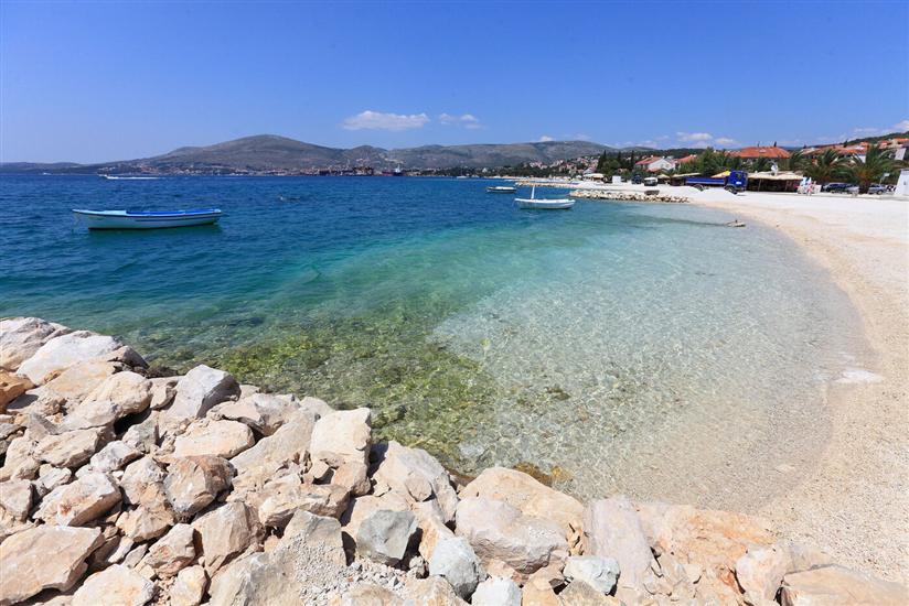 House Mrčela 200m from beach