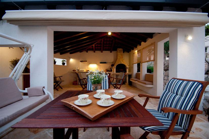 House Mrčela 200m from beach