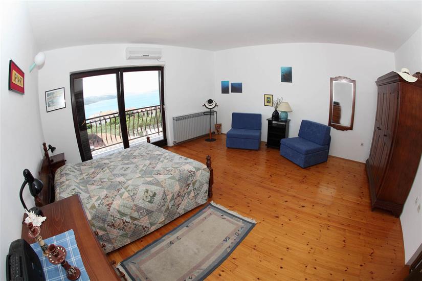 House K1, for 9 persons