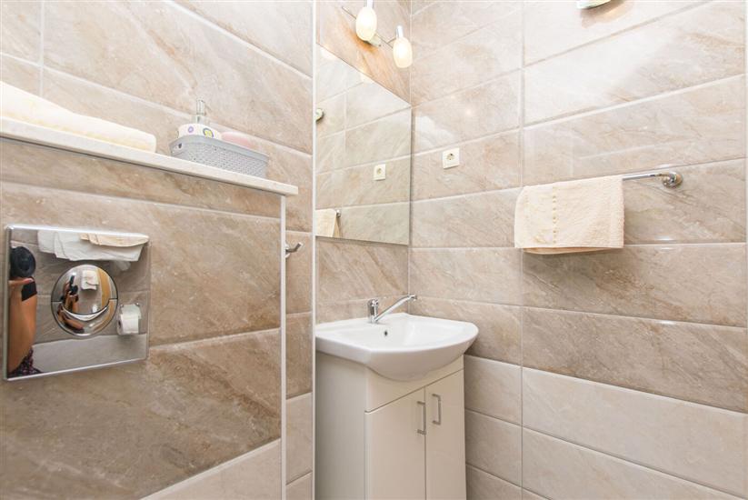 Apartment A3, for 5 persons