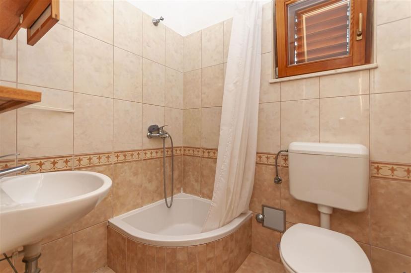 Apartment A6, for 4 persons