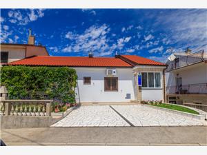 Apartments Tome Senj, Size 40.00 m2