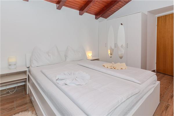 House K1, for 8 persons