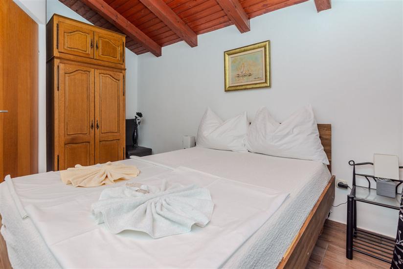 House K1, for 8 persons