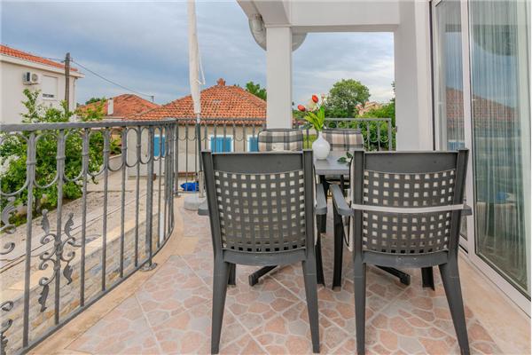 House K1, for 8 persons