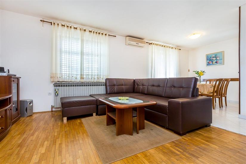 Apartment A1, for 6 persons