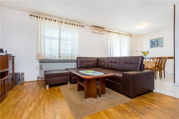 Apartment A1, for 6 persons