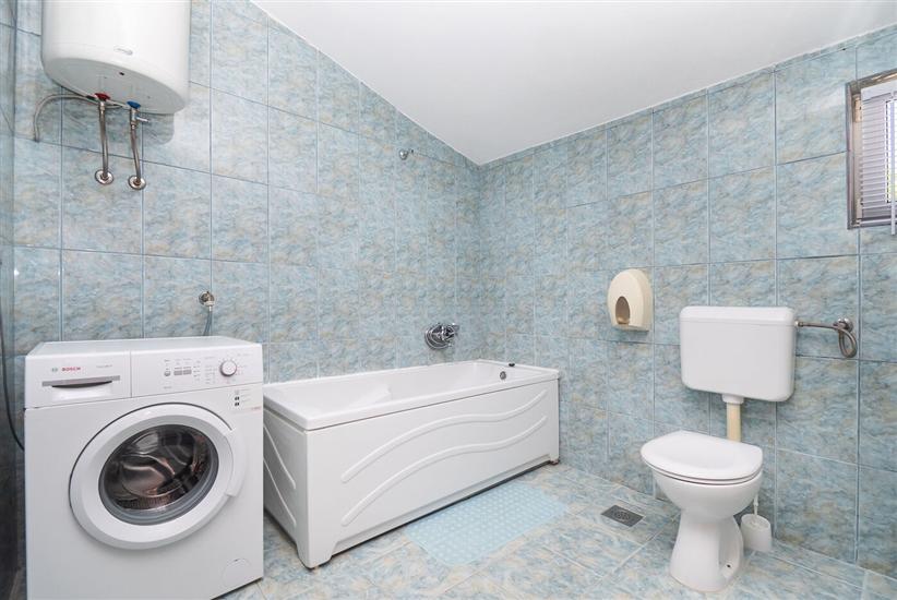 Apartment A3, for 6 persons