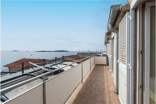 Apartment A3, for 6 persons