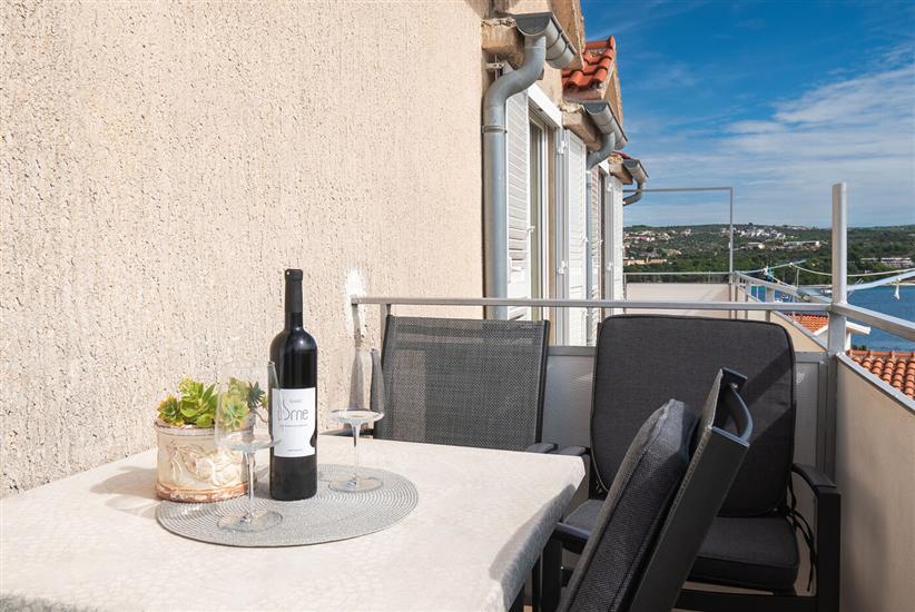 Apartment A3, for 6 persons