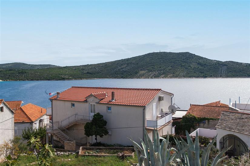 Apartment A3, for 6 persons