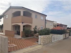 Apartments Mandre Vito Mandre - island Pag, Size 60.00 m2, Airline distance to the sea 200 m, Airline distance to town centre 500 m