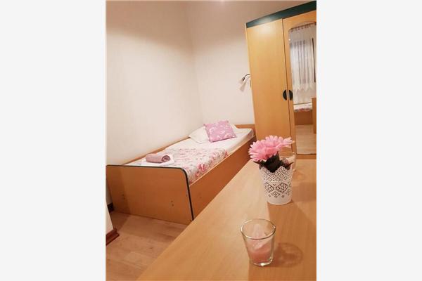 Apartment A1, for 5 persons