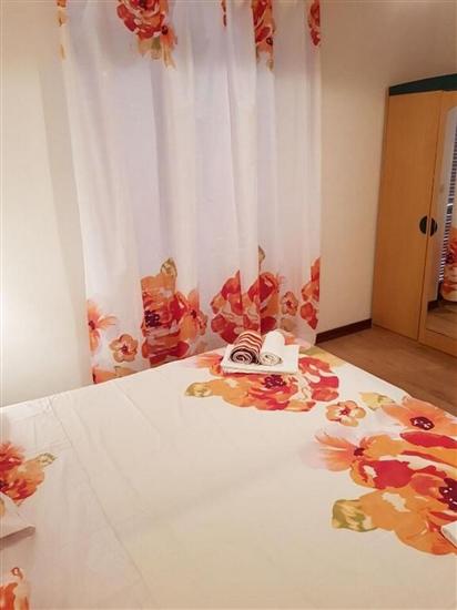 Apartment A1, for 5 persons