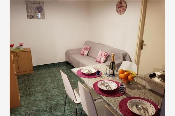Apartment A1, for 5 persons
