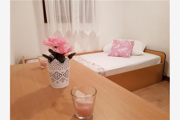 Apartment A1, for 5 persons