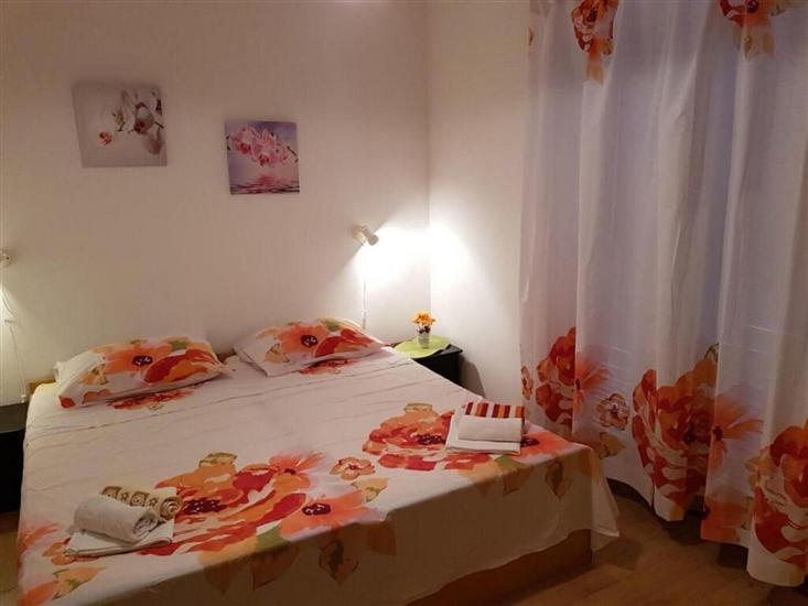 Apartment A1, for 5 persons