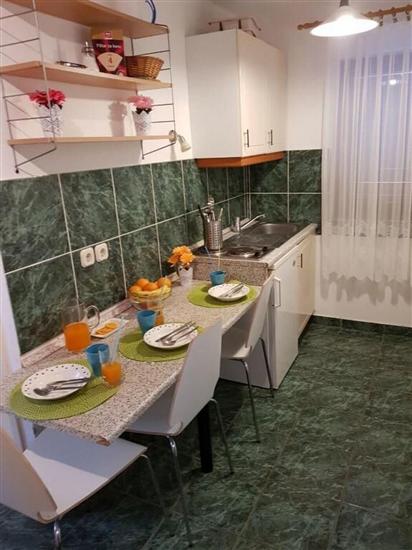 Apartment A4, for 5 persons