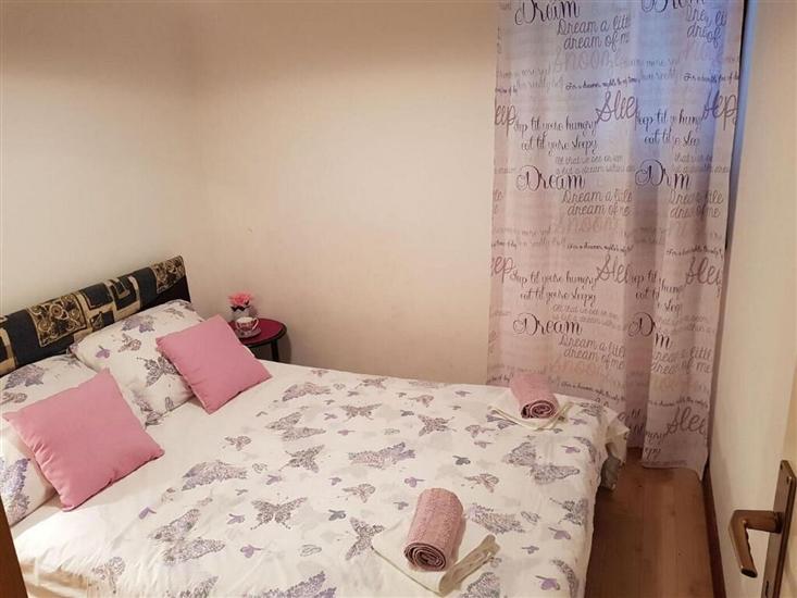 Apartment A4, for 5 persons