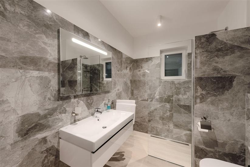 Apartment A4, for 6 persons