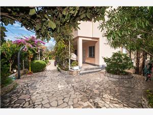 Beachfront accommodation Sibenik Riviera,BookSaraFrom 100 €
