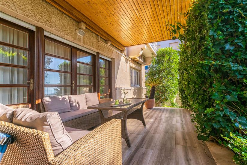 Villa Beach location