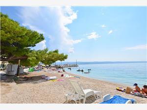 Apartments Neva Sumpetar (Omis), Size 30.00 m2, Airline distance to the sea 50 m, Airline distance to town centre 50 m