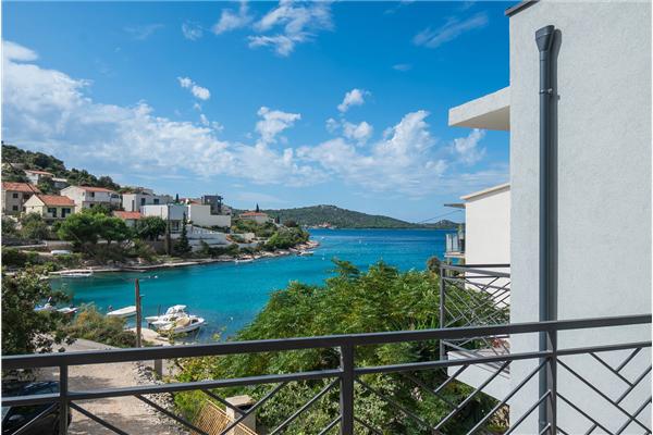 Apartment A4, for 4 persons