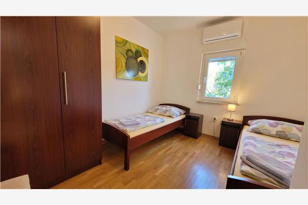 House K1, for 8 persons