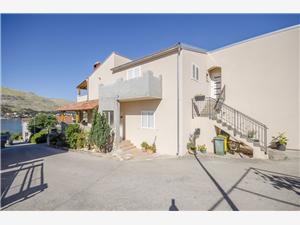 Apartments Vinka Grebastica, Size 100.00 m2, Airline distance to the sea 100 m, Airline distance to town centre 500 m