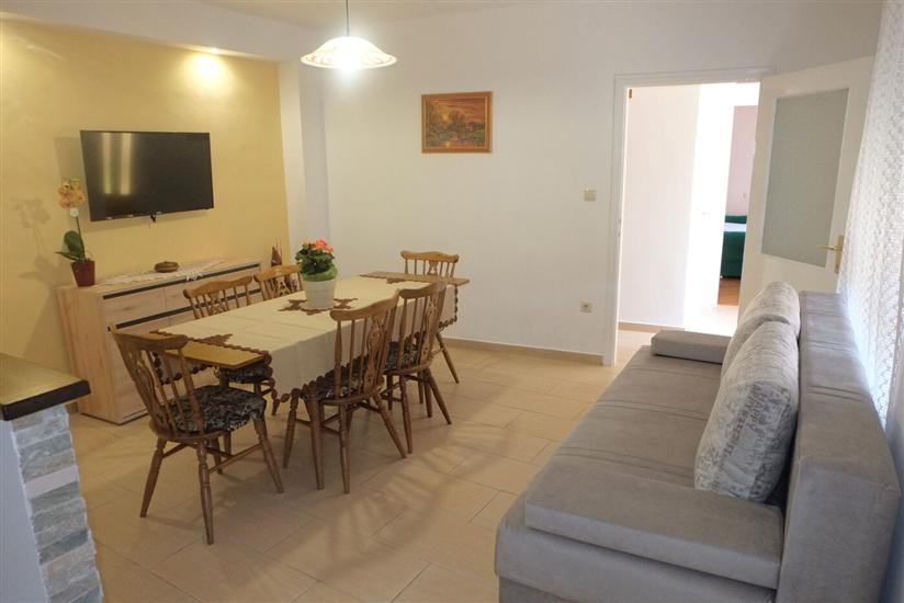 House K1, for 8 persons