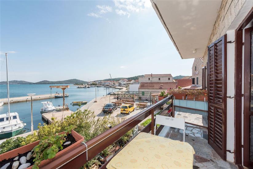 Apartment A1, for 3 persons