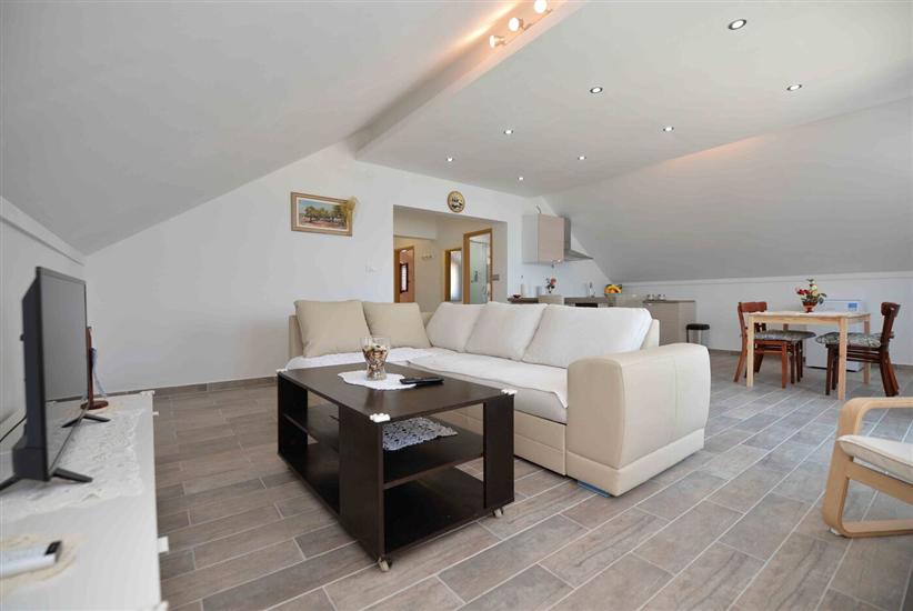 Apartment A3, for 6 persons