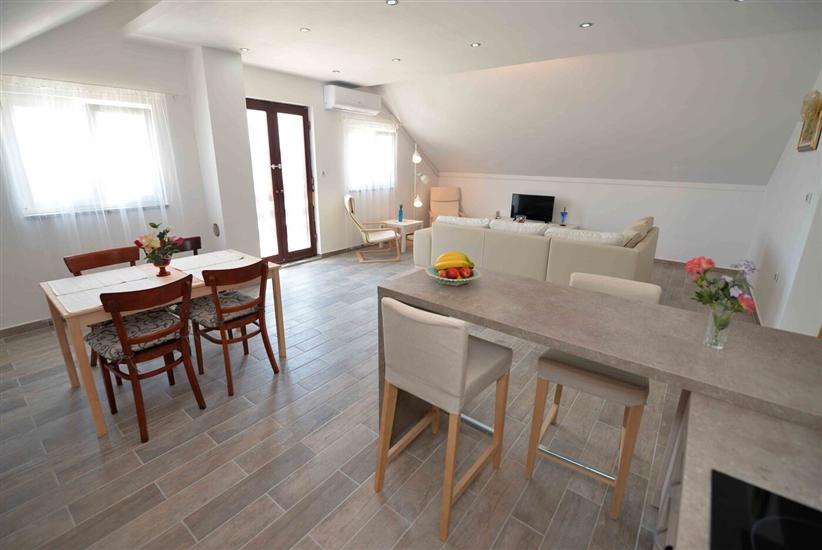 Apartment A3, for 6 persons