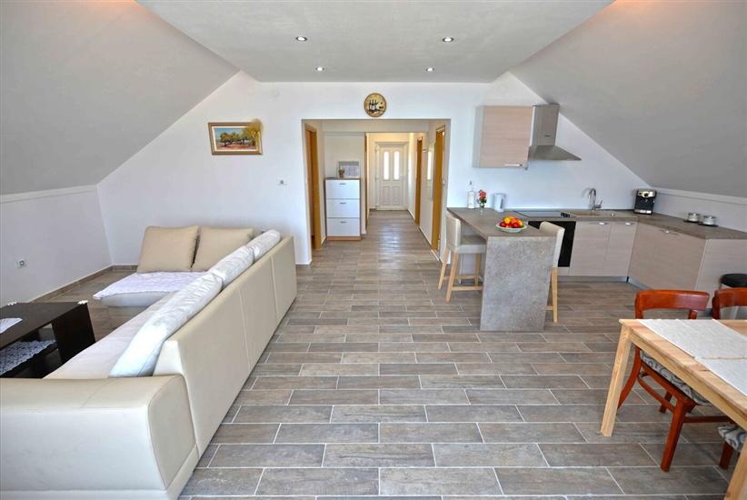 Apartment A3, for 6 persons