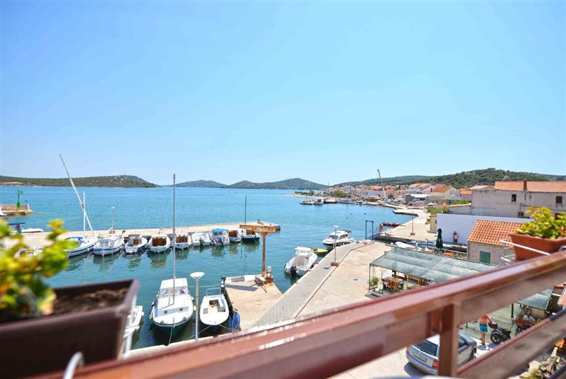 Apartment A3, for 6 persons