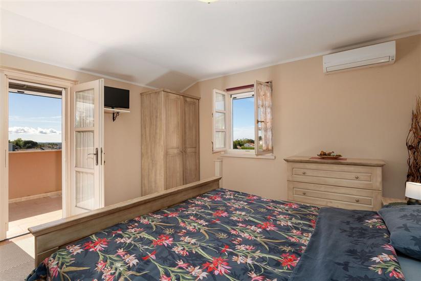 House K1, for 8 persons