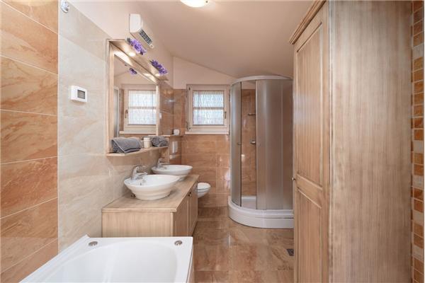 House K1, for 8 persons