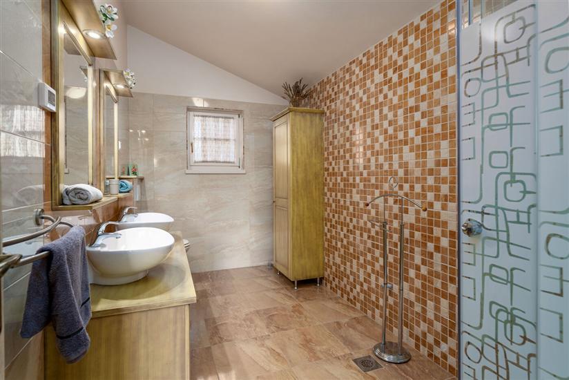 House K1, for 8 persons