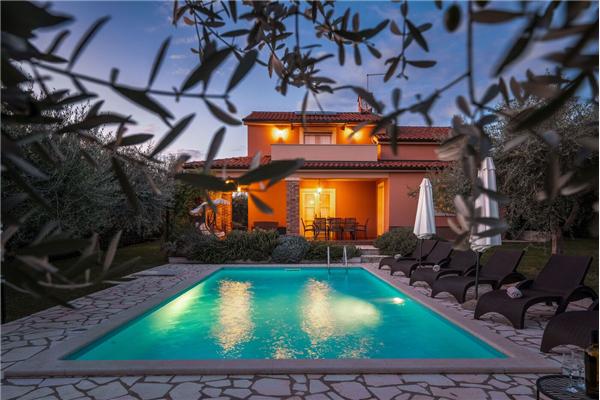 House K1, for 8 persons