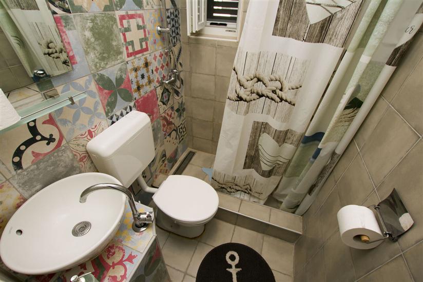 Apartment A2, for 6 persons